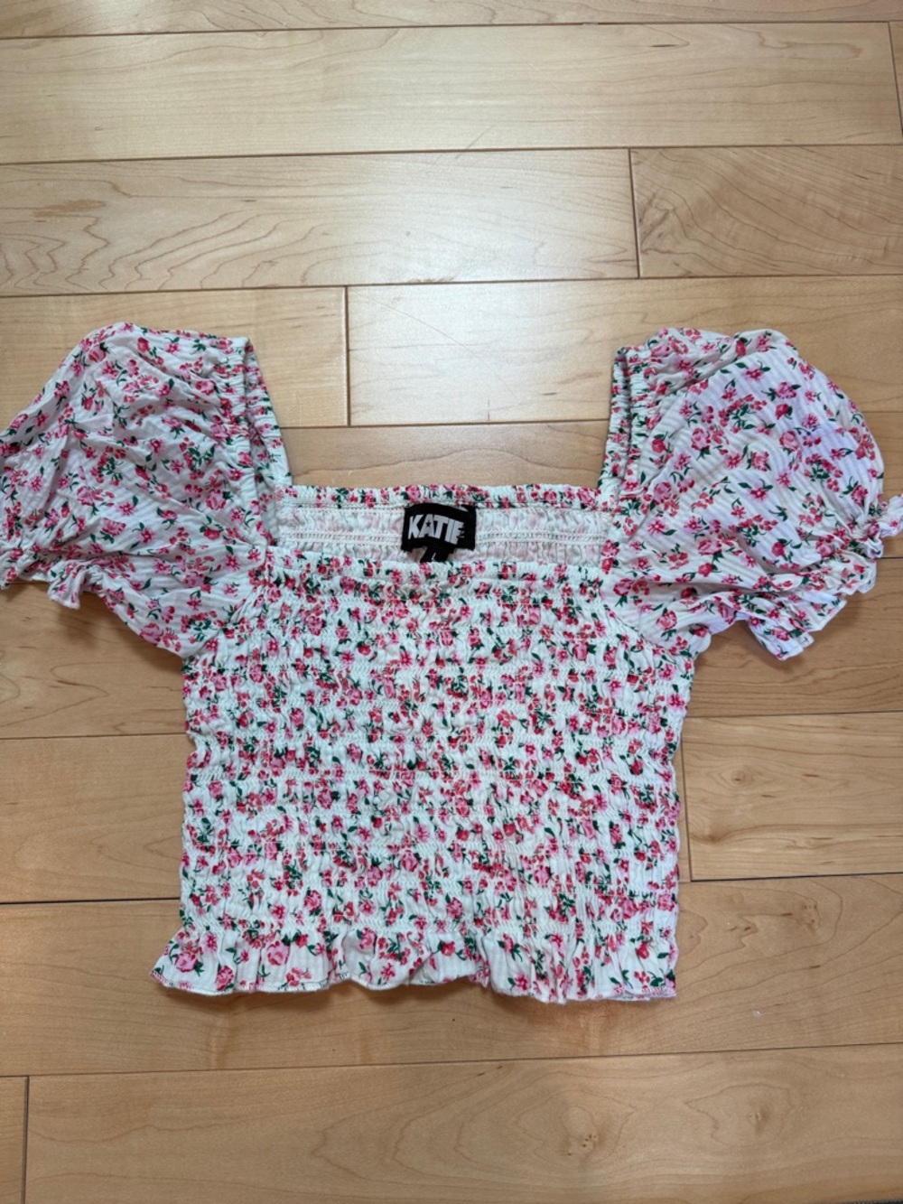 Katie J NYC tween top with puff sleeve